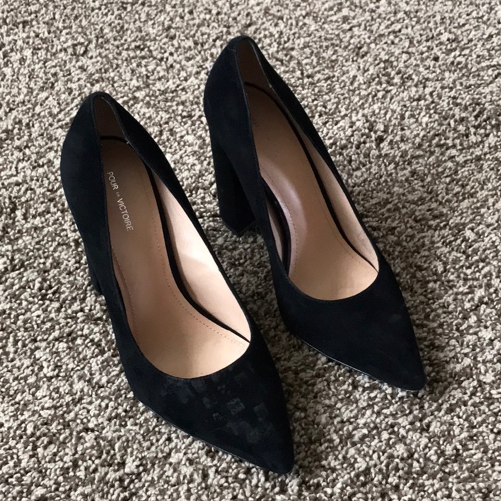 Pour La Victoire Suede Heels